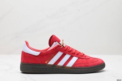公司级adidas Handball Spezial 官方正确版本 阿迪达斯经典款 复古休闲板鞋 全鞋采用反毛皮制作 牛筋耐磨大底 承载青春情怀的板鞋 经典三条