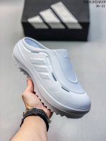 阿迪达斯 Adidas Adifom 夏季沙滩涉水百搭休闲拖鞋 露趾凉拖鞋 超厚底增高男女鞋凉拖鞋 采用超轻95% 注塑 Eva塑料,5%泡沫塑料发泡缓震物料成