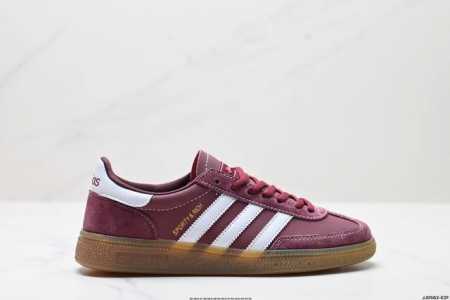 220 公司级Adidas Handball Spezial 阿迪达斯经典款 复古休闲板鞋 全鞋采用反毛皮制作 牛筋耐磨大底 承载青春情怀的板鞋 经典三条杠装饰 - 点击图像关闭