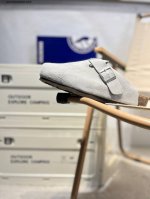勃肯鞋Birkenstock 拖鞋 真皮软木拖 出口韩国的订单 有没有姐妹跟我一样 喜欢鞋拖 懒得弯腰系鞋带 所以Birkenstock博肯鞋真的是我的爱 很久