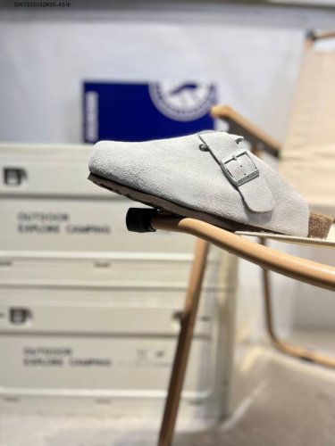 勃肯鞋Birkenstock 拖鞋 真皮软木拖 出口韩国的订单 有没有姐妹跟我一样 喜欢鞋拖 懒得弯腰系鞋带 所以Birkenstock博肯鞋真的是我的爱 很久