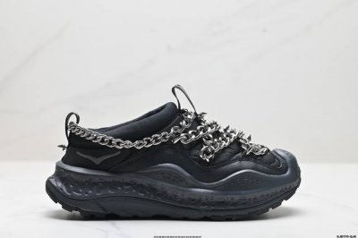 公司级hoka X Junya Watanabe 圆头套脚 低帮 生活休闲鞋 内里薄绒 秋冬季保暖半拖 这款鞋无论从脚感上 设计上都是当 顶流 极具穿搭属性 时