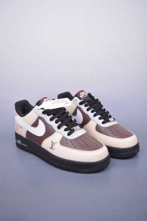 Nike Air Force 1 Low Lv联名 原楦头原纸板 打造纯正空军版型 专注外贸渠道 全掌内置蜂窝气垫 原盒配件 原厂中底钢印、拉帮完美 官方货号： - 点击图像关闭