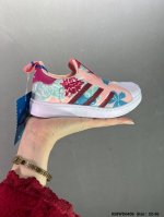 萌娃童鞋adidas 阿迪达斯 三叶草 Superstar 360 Sandai C弹力织物面鞋面 中大童板鞋 缓震性能卓越 体质轻盈且抗冲击 整双鞋子的透气性