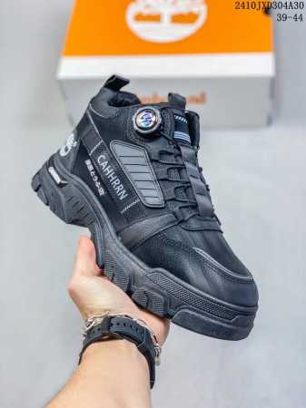 Timberland添柏岚 天伯伦 户外中帮休闲马丁靴系列 广东大厂品质 原盒原包装 面料采用意大利顶级磨砂细纹牛皮 搭配防臭防腐真皮乳胶鞋垫 给您完美的穿着体 - 点击图像关闭
