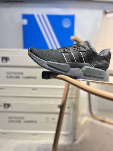 阿迪达斯Adidasnmd_R1 3M反光弹力针织面爆米花缓震男女士时尚舒适缓震运动鞋跑步鞋 。采用时髦廓形 以抢眼外形诠释经典细节 为鞋款注入活力搭配 Boo