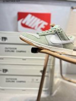 170 耐克Nike Dunk Low 板鞋Sb系列经典百搭休闲运动板鞋加厚鞋舌的填充，使舒适性大大提升，同时也更方便穿脱中底部分则加入了脚感柔软舒适Zooma