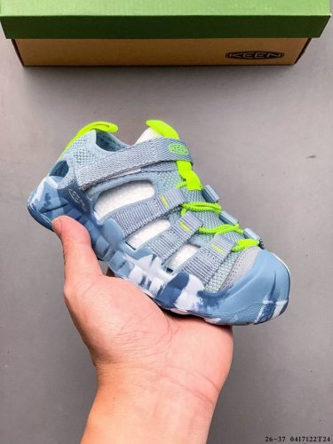 Keen Hyperport H2 水路两用溯溪涉水休闲户外徒步凉鞋小童鞋 这是一种很轻的厚！全新注入式泡沫中底看着厚，上脚轻！ 很安心的厚！橡胶外底稳固抓地且