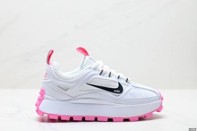 公司级Nike Reactx Pegasus Trail 2026 越野跑步鞋 兼顾迅疾外观和稳固脚感 后跟覆面和中足动态支撑巧妙融合 缔造稳定顺畅的迈步体验