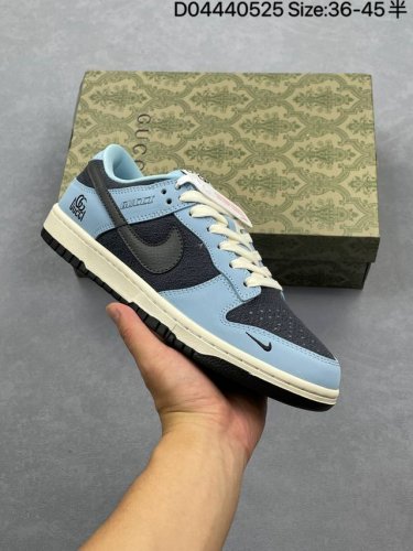 公司级 耐克 Nike Dunk Low Retro 运动鞋复古板鞋 作为 80 年代经典篮球鞋款 起初专为硬木球场打造 后来成为席卷街头的时尚标杆 现以经典细