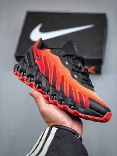 320支持放店 Nike Air Max Dn8 全掌科技气垫 缓震运动跑鞋 Dn8的核心亮点在于其八腔气垫结构 根据不同部位设定的气压值专为行走设计提供卓越的