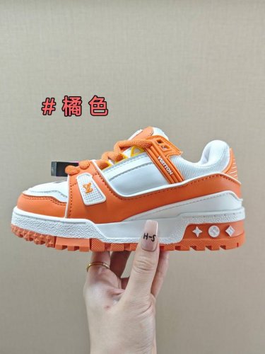 lv小胖丁儿童板鞋尺码表 量好脚长才是选码关键 不同品牌，不同系列的鞋子，鞋码会存在差异，一定要量好宝宝脚长，脚长对照尺码表 参考适合脚长 选码数 孩子3个月脚