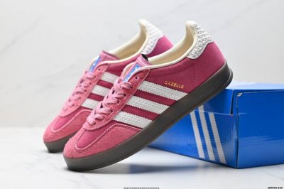 210 公司级Adidas Originals Gazelle Indoor 三叶草休闲防滑耐磨低帮板鞋 鞋头出色设计 塑就出众贴合感 稳固的后跟贴合足部曲线设