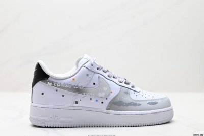 公司级Nike Air Force 1‘07 原楦头原纸板 打造纯正低帮空军版型 专注外贸渠道 全掌内置蜂窝气垫 原盒配件 原厂中底钢印、拉帮完美 货号:Fj4