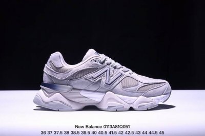 New Balance Nb9060 复古休闲运动慢跑鞋U9060Jgr 鞋款灵感源自设计师本人对夏日的怀日回忆。鞋面大身由空间双格及磨砂鞋面拼接而生，配以柔和