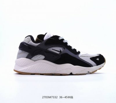 耐克nike Air Huarache Runner 华莱士12代网面透气氯丁橡胶运动休闲跑鞋此款鞋采用近几年比较流行的版型设计外观时尚大气 鞋底采用耐磨的材质
