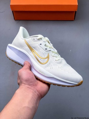 公司级！Nike Quest 6极速6代网面透气 时尚休闲跑步鞋 简约高科技设计采用多层材料，为双足带来凉爽感受和稳固体验时尚鞋面搭配中足包覆设计，提供稳固贴合