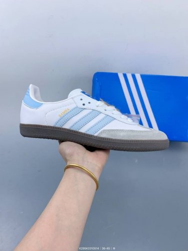 adidas 阿迪达斯 德训系列 原楦原纸版数据开发，采用牛剖革组合马毛鞋面材质，外置国标5级耐磨标准橡胶大底复古风十足，联乘英国设计师品牌Wales Bonn