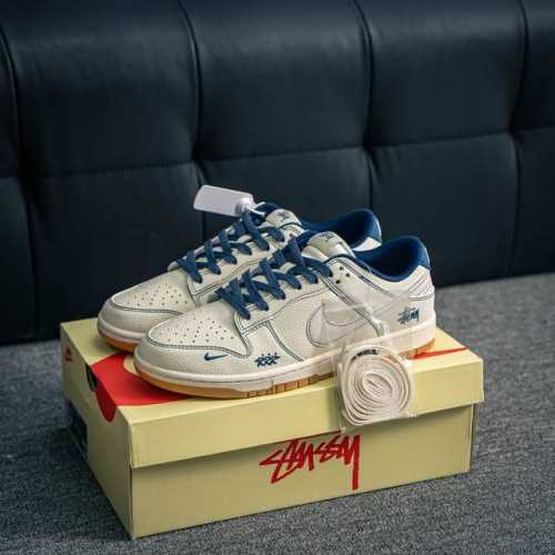 核心私 Nike Dunk 全套原楦原模倾力打造完美版型 独家原厂航空铝磨具打磨大底 鞋头坡度极致还原 无解鞋型 原盒原配 圈内天花板工艺 原厂冲刀 超高清洁度