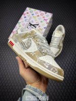 B nike Sb Dunk Low Lv联名 卡其灰 周年高端定制 低帮休闲板鞋 #定制鞋盒 大厂纯原品质出货 超高清洁度 皮料切割干净无任何毛边 细节完美