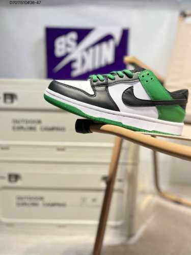 耐克Nike Dunk Low 板鞋Sb系列经典百搭休闲运动板鞋加厚鞋舌的填充，使舒适性大大提升，同时也更方便穿脱中底部分则加入了脚感柔软舒适Zoomair气垫