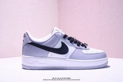 270 公司级Nike Air Force 1‘07 Low“ Soot” “新烟灰 ”空军一号低帮休闲板鞋 奶白色与灰色的视觉冲击 黑色点缀Logo和鞋带 经