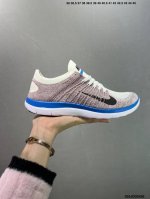 公司级耐克Nike Free 4.0 Flyknit 赤足4.0 轻跑鞋 质感新焕升级 专为短打跑造 鞋如面袜般子柔贴软合 结合性弹沙线 赋双予足众出的紧包密覆
