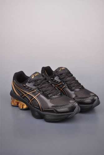 Asics Gel-Kinetic Fluent 纯原版本 亚瑟士运动休闲透气专业跑鞋 新一代缓震未来感跑鞋 鞋面复杂的切割和银色细节极具前卫风格 大底科技十足