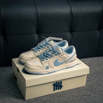 核心私 nike Dunk 全套原楦原模倾力打造完美版型 独家原厂航空铝磨具打磨大底 鞋头坡度极致还原 无解鞋型 原盒原配 圈内天花板工艺 原厂冲刀 超高清洁度