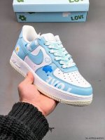 原楦数据纸版，采用硬质优质皮革鞋面材质，内置全掌Air Sole气垫。耐克 Nike Air Force 1 Low 空军一号低帮百搭休闲运动板鞋 021448