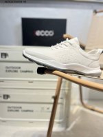 Ecco爱步男鞋轻便透气舒适耐穿 亲肤吸汗舒适内里 防滑防磨 持久干爽 简约粗绳系带 穿脱更加方便 柔韧防滑大底 鞋底立体凹槽 凹凸花纹加持 增强防滑减震性能