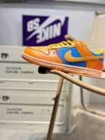 130 耐克Nike Dunk Low 板鞋Sb系列经典百搭休闲运动板鞋加厚鞋舌的填充，使舒适性大大提升，同时也更方便穿脱中底部分则加入了脚感柔软舒适Zooma