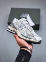 Nb新百伦 New Balance M1906R复古老爹风网布跑步休闲运动鞋。 New Balance，1906年 William J. Riley先生在美国马