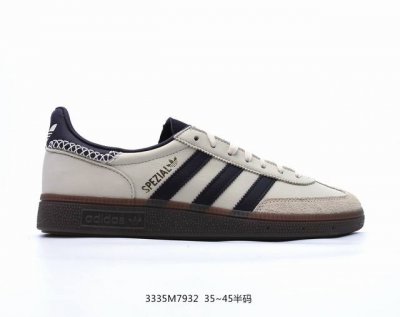阿迪达斯adidas Originals Handball Spezial 手球运动员系列休闲板鞋 Ie3698 这款来自阿迪达斯的这款handball Spz
