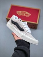 230支持放店 Vans Knu Skool 百搭休闲防滑减震低帮 板鞋男女同款Vans 颜色：Vans 面包权志龙米白黑条 尺码：35 36 36.5 37
