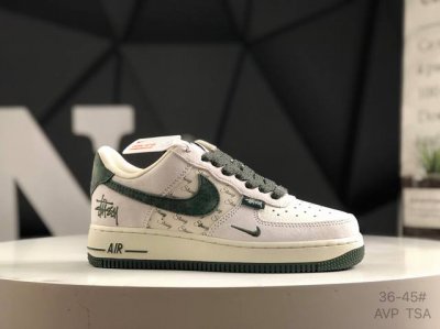 头层带半码耐克 Nike Air Force 1 07 空军一号低帮百搭休闲运动板鞋 柔软 弹性十足的缓震性能和出色的中底设计 横跨复古与现代的外型结合 造就出