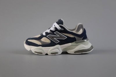 新百伦 New Balance NB9060童鞋26-37 海外版配色不仅显档次，鞋子也更轻盈时尚大气的外观设计，学生必入的百搭童鞋款