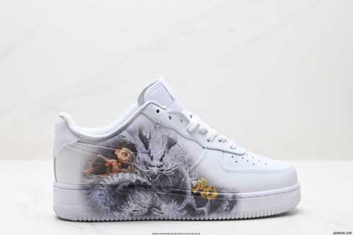 真标耐克Nike Air Force 1“07空军一号低帮百搭休闲运动板鞋。柔软、弹性十足的缓震性能和出色的中底设计，横跨复古与现代的外型结合，造就出风靡全球三