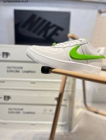 300 ambush X Nk Air Force 1'07 Low 联名款 空军大勾 低帮休闲板鞋 鞋面采用了优质原厂皮革，标志性的 Swoosh 延伸至鞋跟