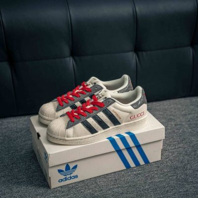 核心私 adidas Adimatic 百搭单品 新品出货 公司级阿迪 Adidas Team Court 面包鞋 浮夸的日韩版面与鞋底 颜值爆棚 开学季不撞鞋