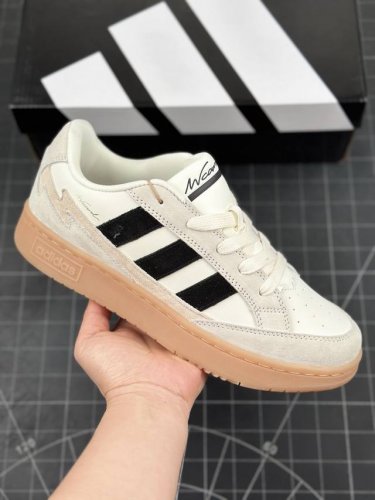 阿迪达斯adidas Wcard Adv学院系列 经典复古低帮百搭网球运动休闲鞋 这款adidas Card低帮经典运动鞋，助你舒适自信活动。采用实穿皮革鞋面和