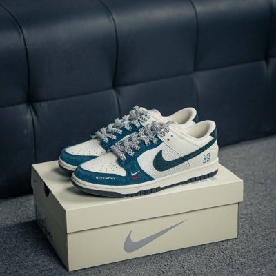 核心私 Nike Dunk 全套原楦原模倾力打造完美版型 独家原厂航空铝磨具打磨大底 鞋头坡度极致还原 无解鞋型 原盒原配 圈内天花板工艺 原厂冲刀 超高清洁度