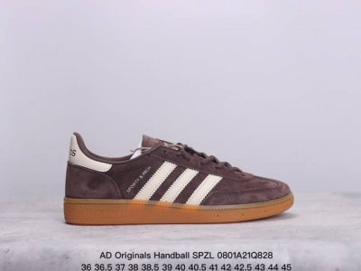 ad Originals Handball Spzl 手球运动员系列百搭休闲运动板鞋 Db3570 这款来自阿迪达斯的这款handball Spzl前身是一双手