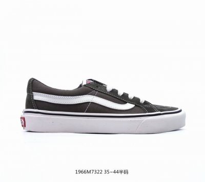 万斯 Vans Sk8-Low 经典款 小红书爆款低帮休闲帆布硫化板鞋 工艺：硫化1:1 重量1:1、真标、原钢印、材质标、鞋型标、合格证 尺码：35 36 3