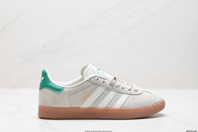 真标adidas Originals Gazelle 三叶草休闲防滑耐磨低帮板鞋 鞋头出色设计 塑就出众贴合感 稳固的后跟贴合足部曲线设计 软弹舒适 不易磨脚