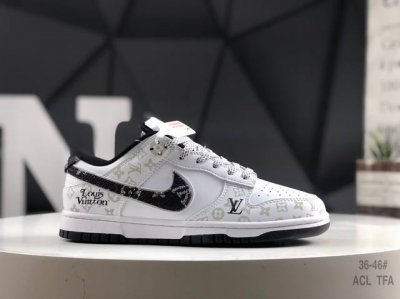 200 Nike Dunk Low 此款鞋采用近几年比较流行的版型设计，外观时尚大气。鞋底采用耐磨的材质，穿上它，让您在平时生活和工作中都会感觉到舒适的体验。