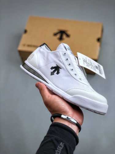 descente Chron Tempo Slip-On 迪桑特 舒适透气帆布生活休闲鞋 Sp123Lsn14 Black 尺码：36-45 半
