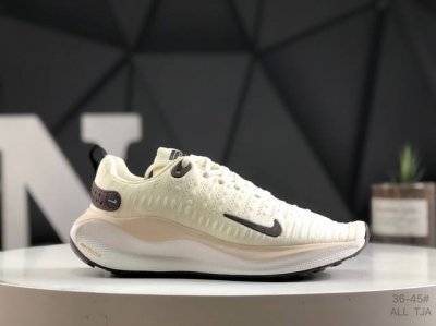 170 公司级带半码E Nike Zoom React Infinity Run Fk 4 马拉松机能风格运动鞋 实拍首发 #鞋款搭载柔软泡绵，在运动中为你塑就
