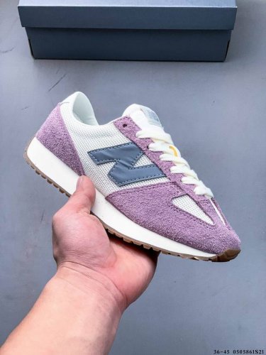 公司级！New Balance Nb 471系列新款复古时尚 透气生活休闲鞋 New Balance 471鞋款以经典的320鞋款为灵感，采用纤细鞋楦设计，打造