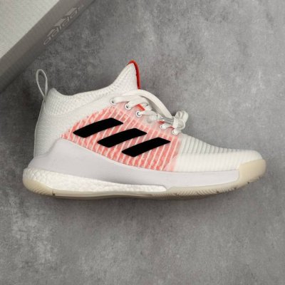 本地 核心私 公司级Adidas Crazyflight Mid 减震防滑 中帮 阿迪达斯 训练鞋 推出可提升室内球场表现的跳高鞋 中切设计增加脚踝支撑 采用透